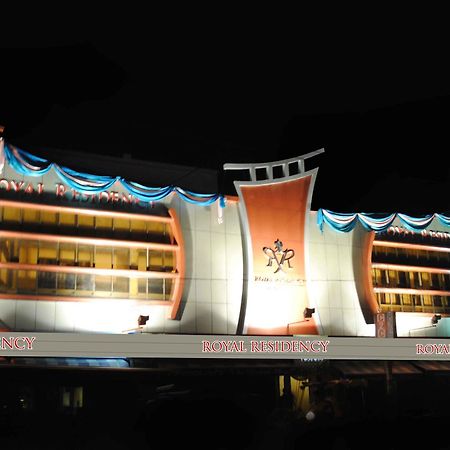 Royal Residencia Hotel Gorakhpur Exterior foto