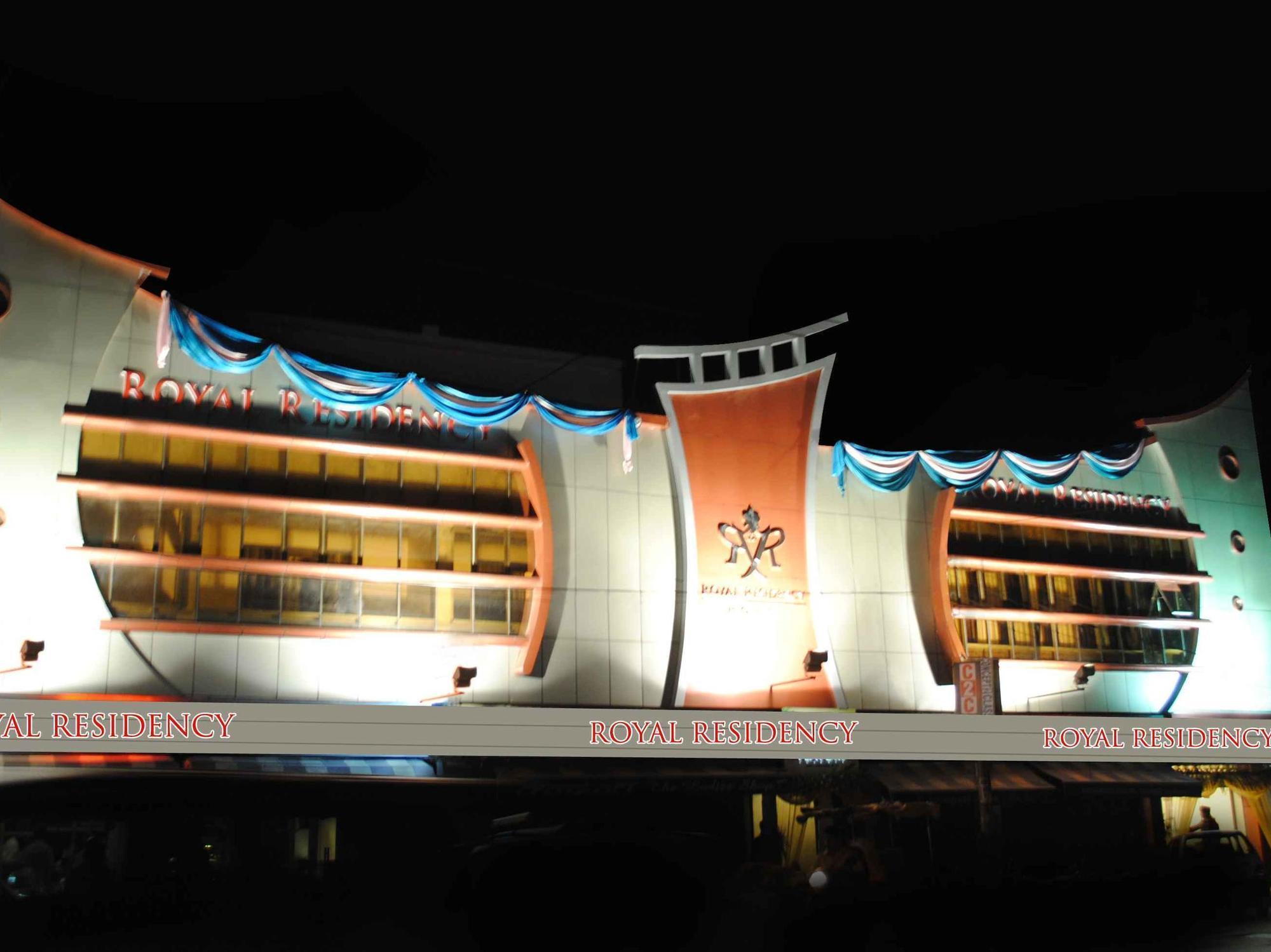 Royal Residencia Hotel Gorakhpur Exterior foto